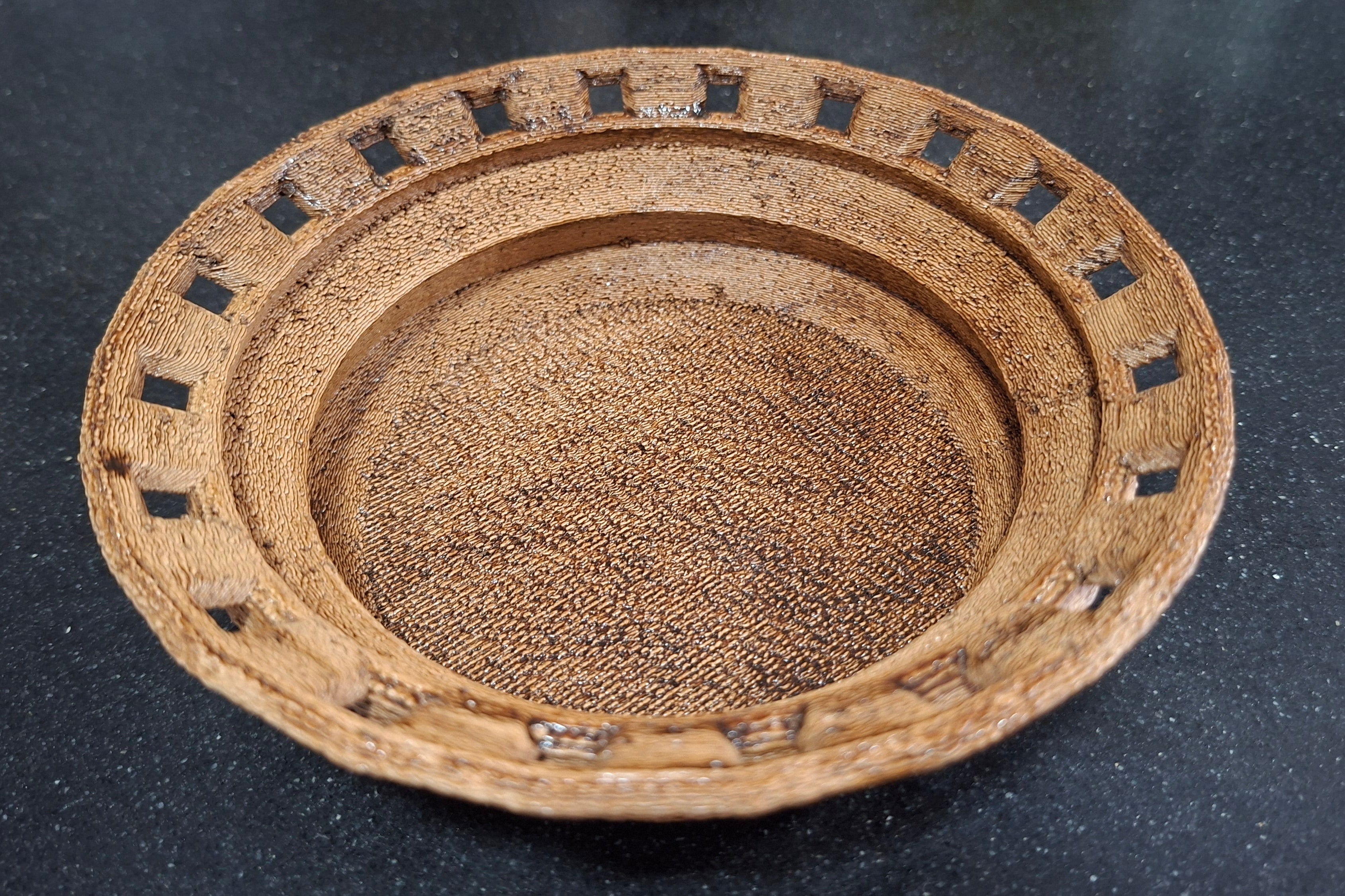 קערה בסגנון מצרי מודפסת בתלת־ממד עם 40% עץ