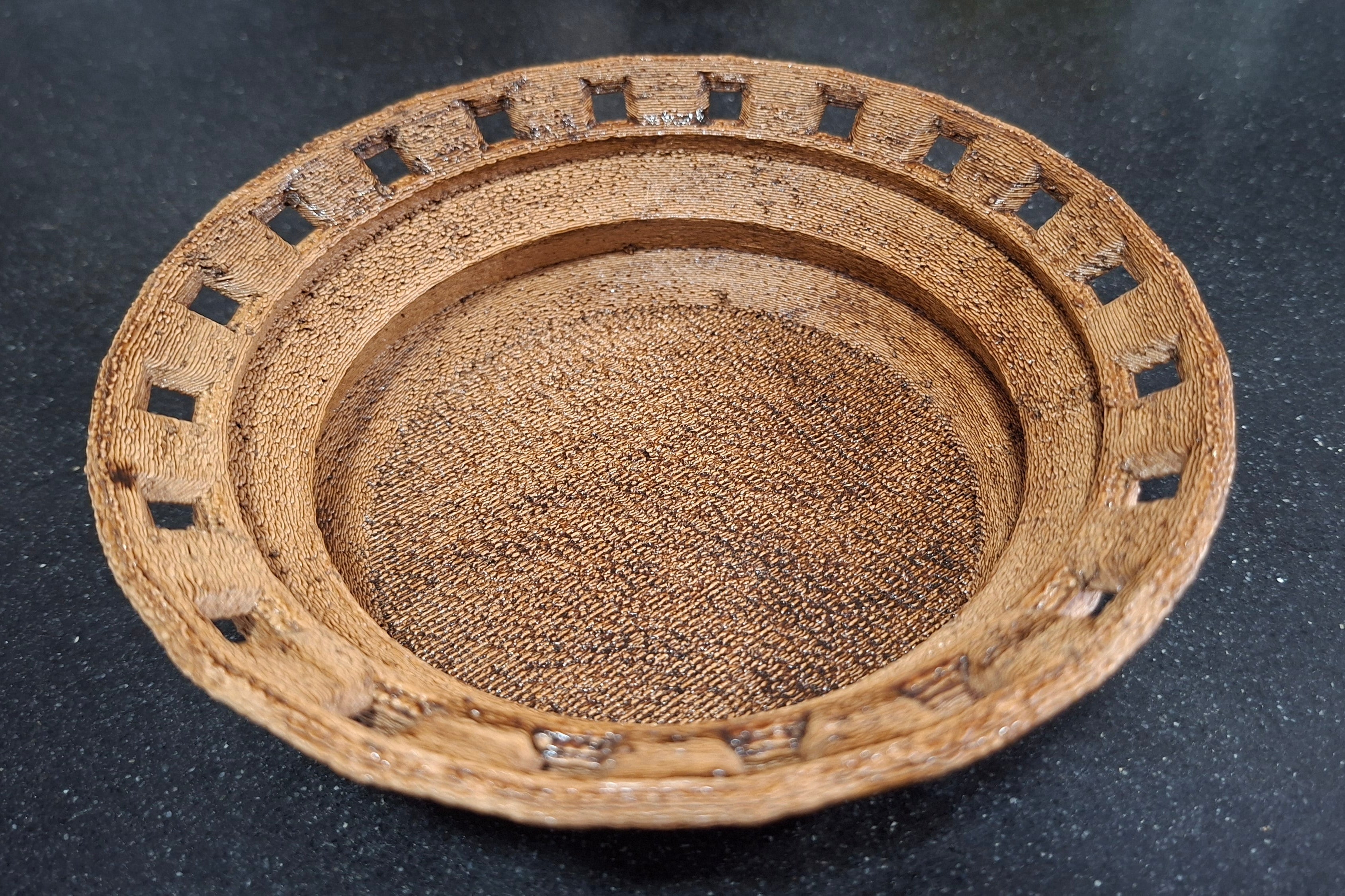 קערה בסגנון מצרי מודפסת בתלת־ממד עם 40% עץ