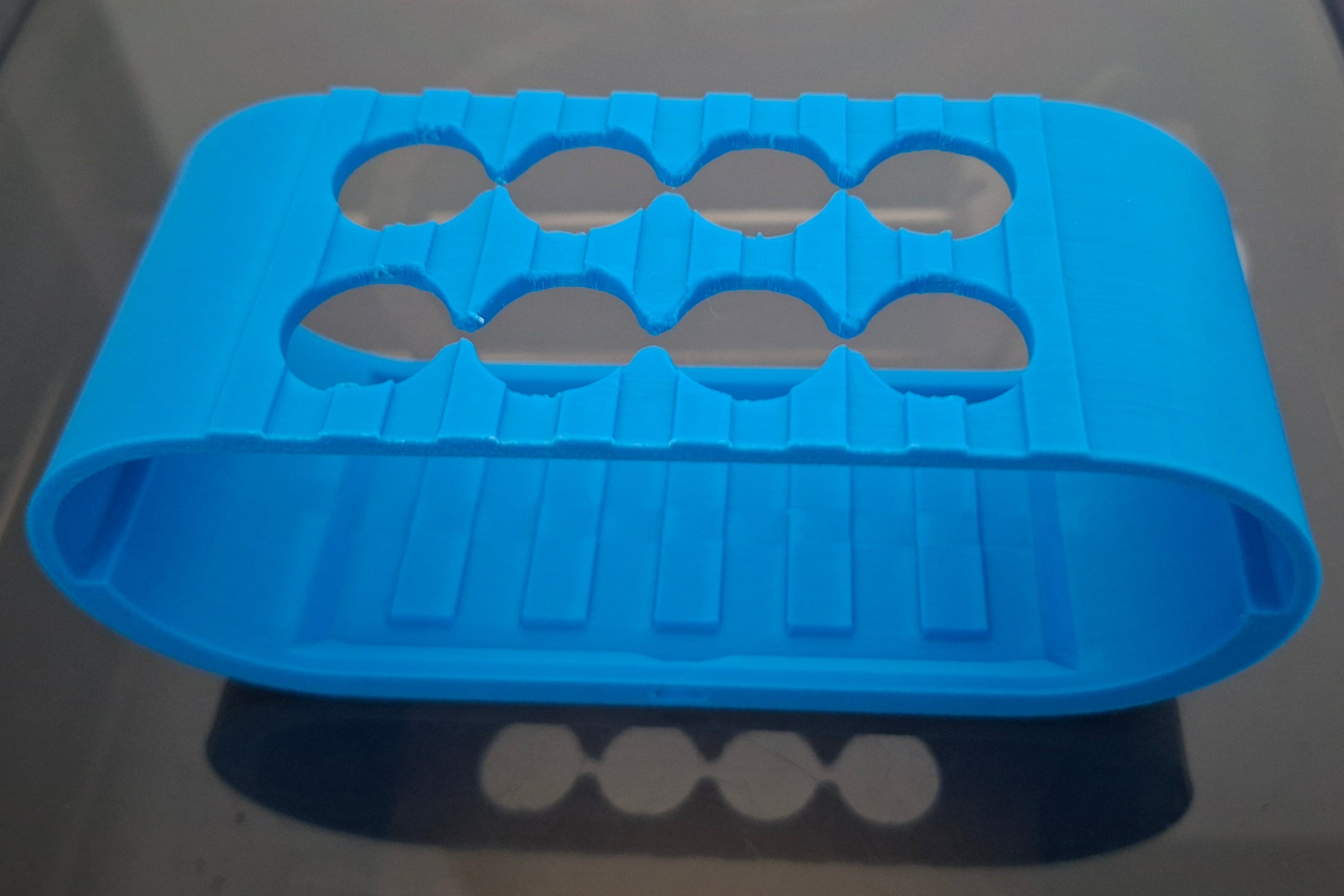 מחזיק מברשות שיניים מודפס בתלת־ממד לכיור האמבטיה