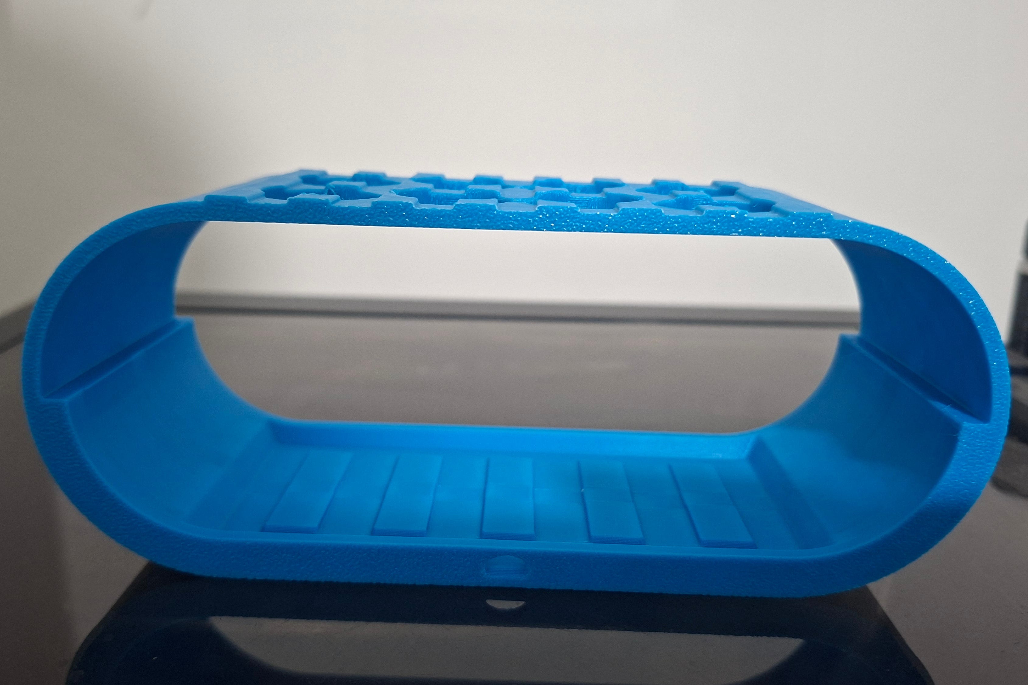 מחזיק מברשות שיניים מודפס בתלת־ממד לכיור האמבטיה