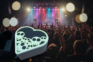 קופסא בצורת לב עם גולגלות