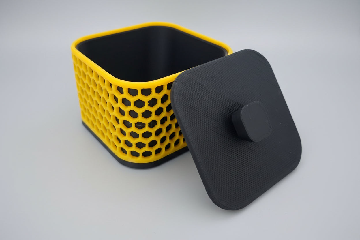 קופסא דקורטיבית צהוב שחור